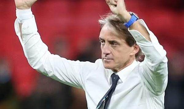 开云体育-曼奇尼：西班牙无锋让我惊讶 博努奇：点球不知选谁