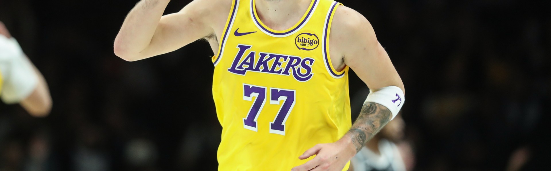 Kaiyun sports-湖人角色球员发挥，东契奇爆发创纪录，老詹也创造多项历史数据|投篮|NBA常规赛|詹姆斯|鹈鹕|勒布朗·詹姆斯_新浪体育_新浪新闻