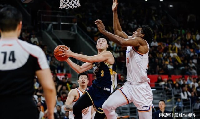 40分惨败后又输了10分！广东惨遭上海双杀：杜锋恐裁掉萨林杰？