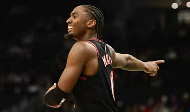 开云体育-马刺屠76人揽四奖，文班24分钟+41；防守破局雪旧耻，前路可可期